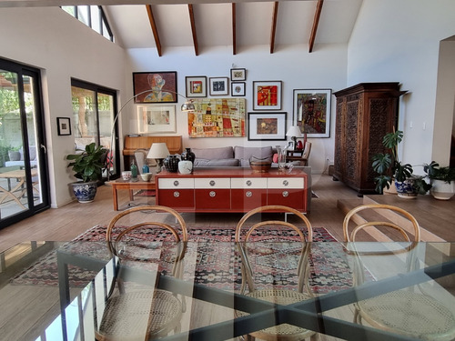 Espectacular Casa En Excelente Ubicación Con Gran Terreno!