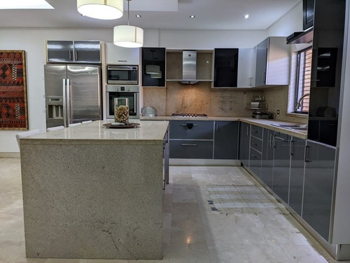 Imagen 2 de 19 de Rosaura Cortez Vende Town House Tipo Villa En Urb Las Chimeneas Res. Aragon