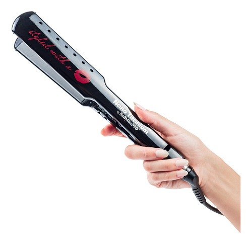 Planchita de pelo BaBylissPRO Nano Titanium 2073 Styled with a Kiss BABNT2073 negra 220V