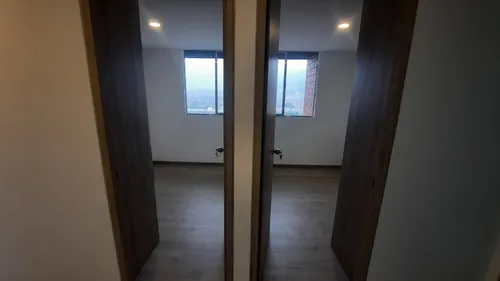 Vendo Apartamento Nuevo 68mts. A 3 Cuadras De Estación Envigado.