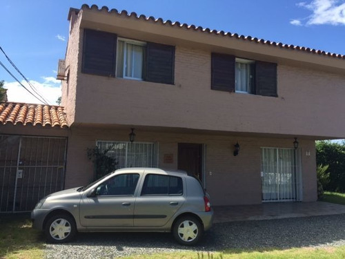 Casa En Venta De 4 Dormitorios En Carrasco Norte