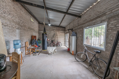 Imagen 20 de 24 de Casa A La Venta 2 Dormitorios En San Lorenzo