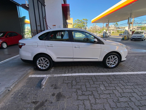 Fiat Grand Siena 1.6 16v Essence Flex Dualogic 4p