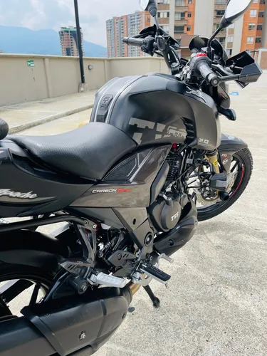 Apache Rtr 200cc Carbon Edition 2020