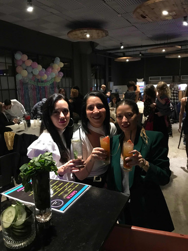 Imagen 4 de 5 de Servicio De Bartenders Y Camareros