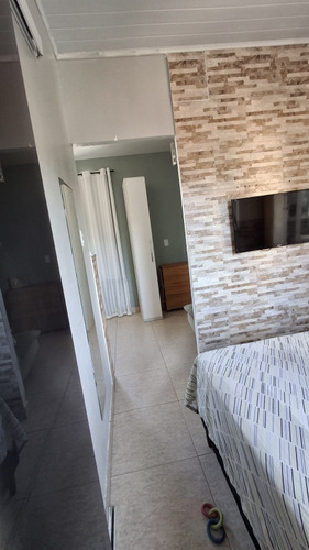 Uma Casa 1quarto Banheiro Cozinha Intregada Com A Sala 25mc
