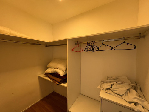 Loft De Dos Ambientes A Metros De Belgrano R Con Cochera.