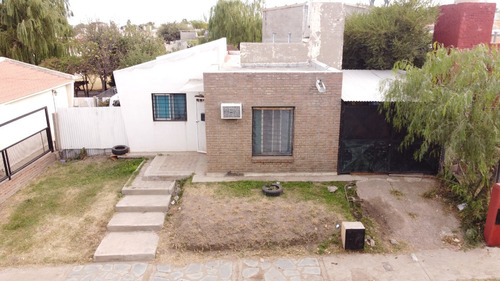 Casa En Venta En El Barrio Los Lapachos, La Punta - San Luis (ideal Para Familia)