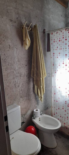 Imagen 18 de 19 de 7 Bis Entre 471 Y 472 - Lote Con Casa A Reciclar En Venta - Savoia, City Bell