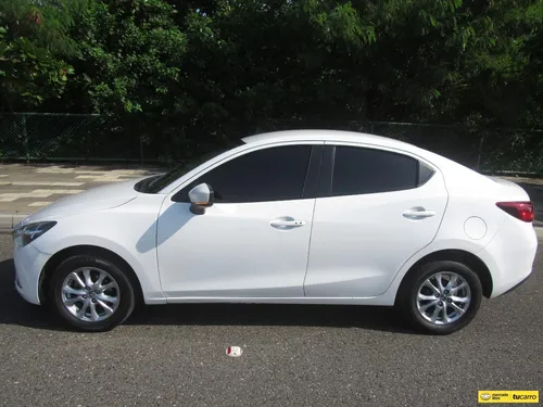 Mazda 2 1.5 Touring Sedan