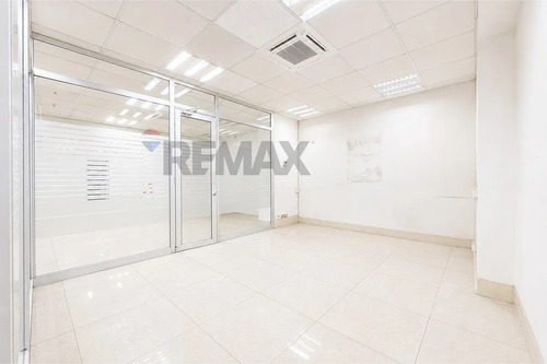 Local Comercial 1.002 M² Paseo Huérfanos
