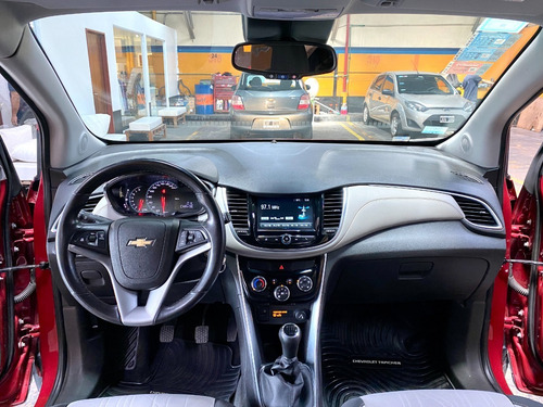 Imagen 12 de 24 de Chevrolet Tracker Premier Fwd 2018
