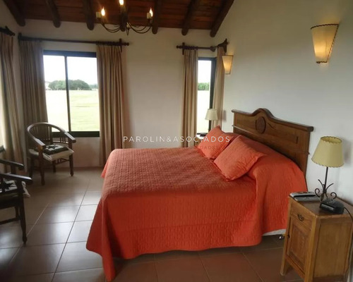 Casa En Venta De 4 Dormitorios En El Quijote, La Barra