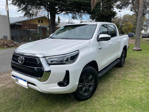 Toyota Hilux 2.8 Cd Srv 177cv 4x2