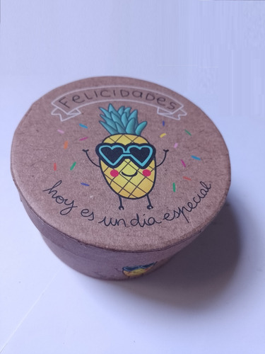 Caja Para Regalo Piña Felicidades Hoy Es Un Día Especial (Usado)