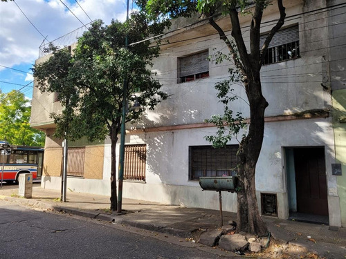 Oportunidad!esquina De 440m2 Apta Varios Destinos. Ideal Habitaciones Para Alquilar