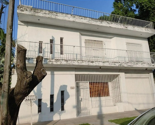 Casa En Venta De 5 Ambientes Con Cochera En Ituzaingó Sur