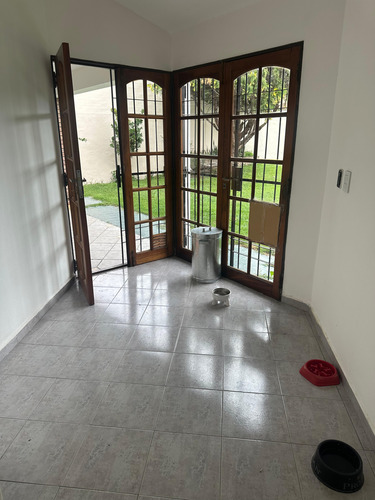 Casa Venta Arguello Amplia 3 Dormitorios Patio Enorme Pileta