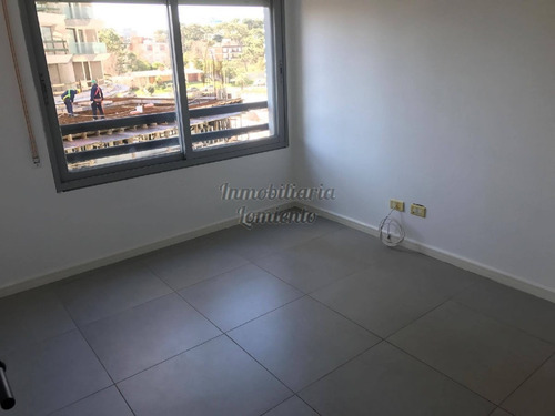 Alquiler Anual-venta Apartamento 2 Dormitorios Torre Francia.- Ref: 231