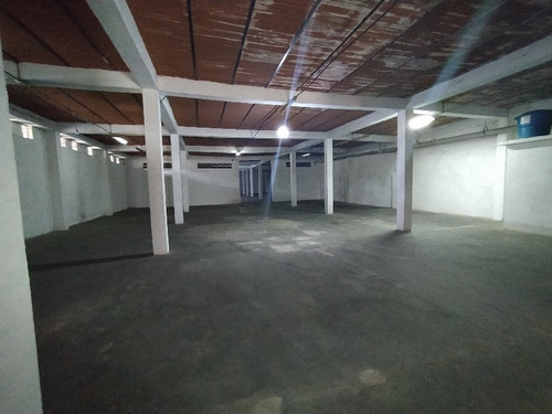 Imagen 8 de 20 de Marisol Castro Vende Galpón Con Once (11) Locales En Av. Fernando Figueredo | Valencia | A Pocos Metros Del Centro De Valencia | Fog-149 Marisol 04244923040