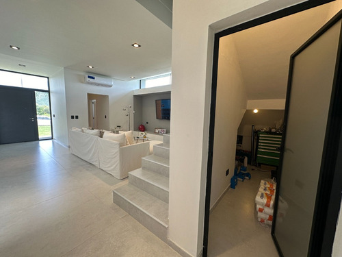 Venta Casa Country Tierralta 3 Dorm Pileta