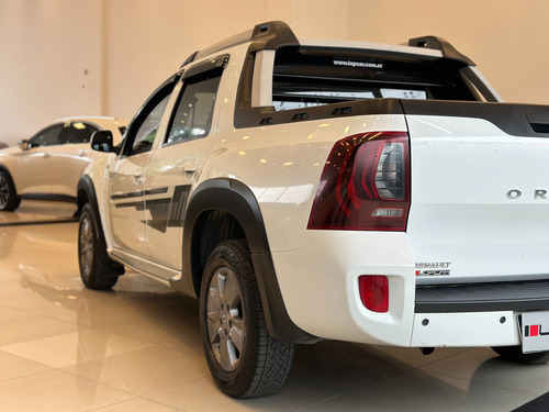 Renault Duster Oroch 2.0 Outsider Plus