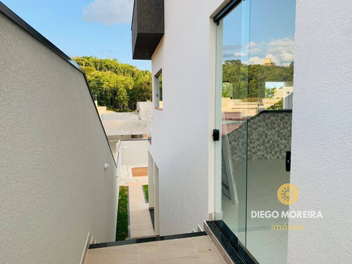 Imagem 7 de 15 de Casa Com 3 Dormitórios - 256 Metros De Área Construída! - Cs190