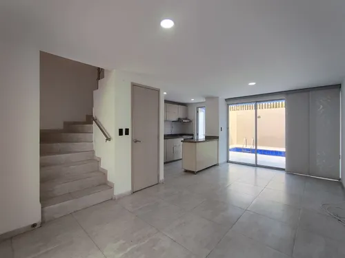 Casa En Venta En Bellavista. Cod V30490