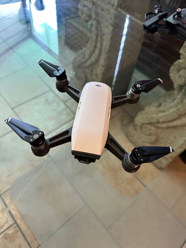 Mini Drone Dji Spark Controller Combo Con Cámara Fullhd Blanco (Usado)