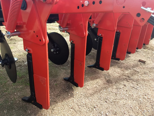 Descompactador De Suelos Marca Ipacol Modelo Astrus Ehp 350