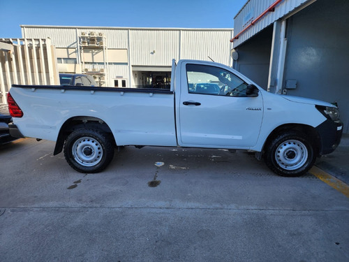 Imagen 4 de 11 de Toyota Hilux Cs Dx 4x2 2018 Sarthou