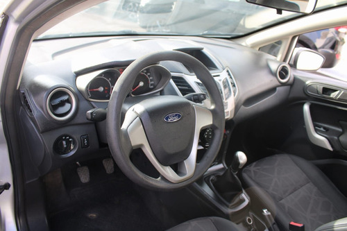 Imagen 6 de 9 de Ford Fiesta 2013 1.6 Se 5vel Sedan Mt
