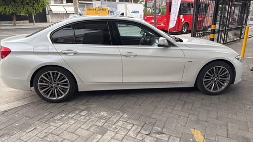 BMW Serie 3 2.0 330ia Luxury Line At
