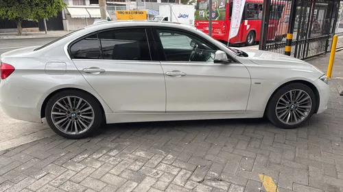 BMW Serie 3 2.0 330ia Luxury Line At
