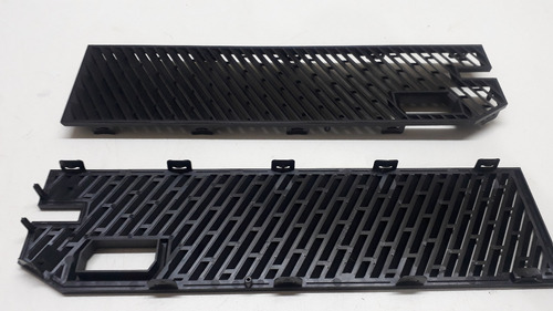 Acabamento Plástico Carcaça Lateral Esquerda Xbox One Fat (Usado)