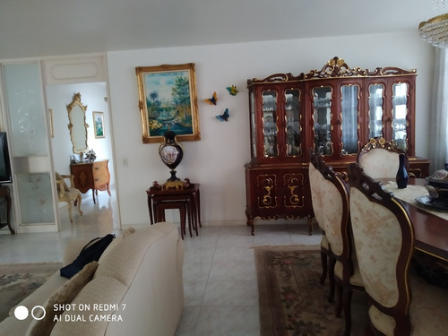 Los Palos Grandes Hbr. Excelente Apartamento, Con Amplia Vista Al Avila. Agua Propia. Preco $ 120000