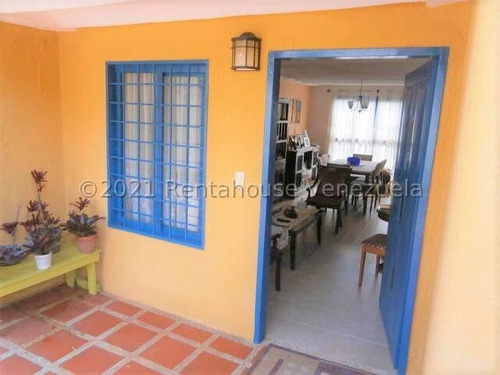 Acojedora Casa De Montana En Karimao Country