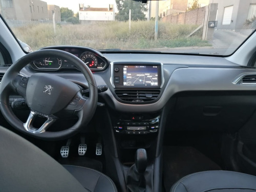 Peugeot 208 Feline 1.6 Nafta - Mod 2017