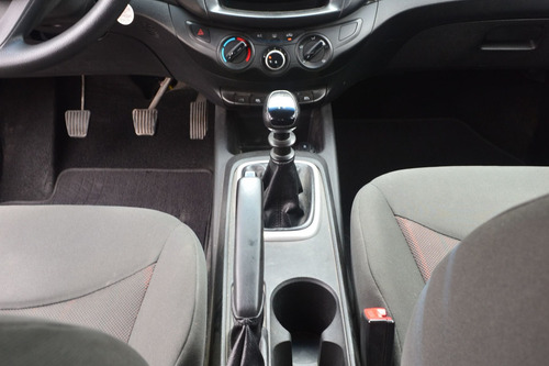 Imagen 14 de 15 de Chevrolet Aveo Lt 2020 Rojo Cereza