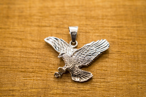 Imagen 1 de 3 de Dije De Plata Aguila Cazadora