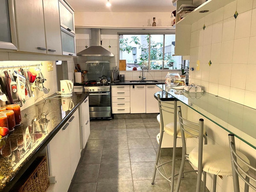 Imagen 13 de 25 de Venta Apartamento Pocitos Cuatro Dormitorios Dos Garages Dos Patios Servicio
