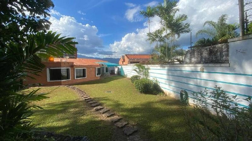 Josefina Toledo: Casa En Venta En Altos De Guataparo, 792m², Bellas Y Amplias Áreas Verdes, Planta 100% , Alta Seguridad, 269250