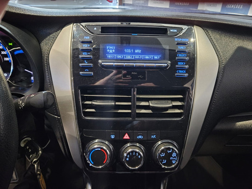 Toyota Yaris Sedán 1.5 16V FLEX SEDAN XL MULTIDRIVE