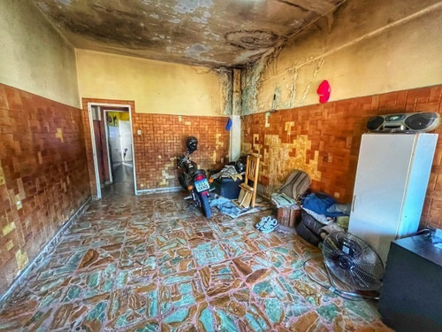 Imagen 5 de 24 de En Venta Casa, Multifamiliar, A Reciclar!! (villa Lugano)