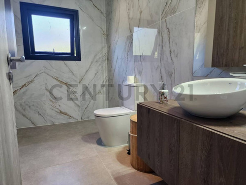 Casa En Venta - Bariloche- Club De Campo Dos Valles