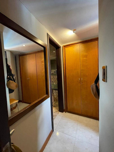 Apartamento En Venta En Res. Mirage. Urb. El Bosque.