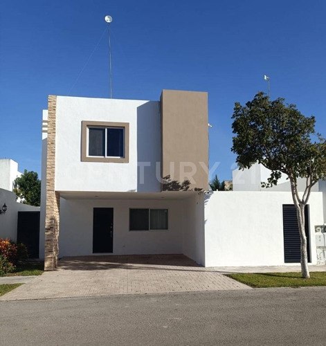 Casa En Venta En Privada Bosques De Conkal, Merida Yucatán