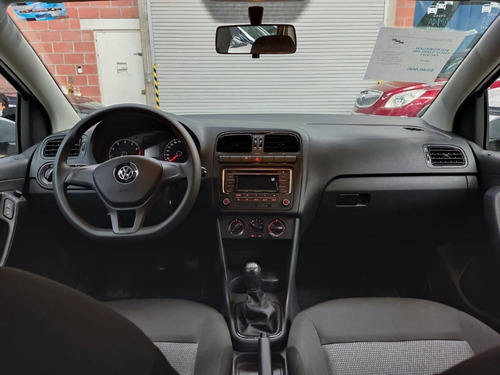 Imagen 6 de 8 de Vw Polo Starline Std 2021