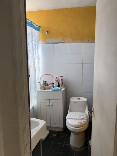 Casa En Venta De 5 Dorm. En Ñuñoa