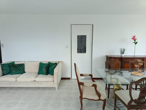 Apartamento En Alquiler En Terrazas Del Club Hipico Remodelado Y Amoblado Cerca Del Cc Terraz Plaza Con Hermosa Vista